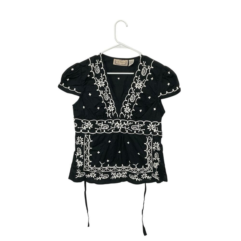 Life Style Embroidered Black/White Cap Sleeve Bohemian Style Top Size X-Large